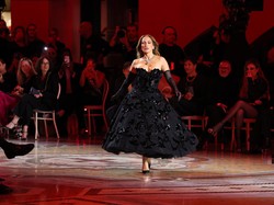 Jennifer Lopez Jadi Italian Diva di Runway Vogue World: Milano 2026