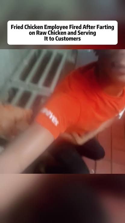 Jijik! Pegawai Restoran Sengaja Kentuti Ayam Mentah Sebelum Digoreng