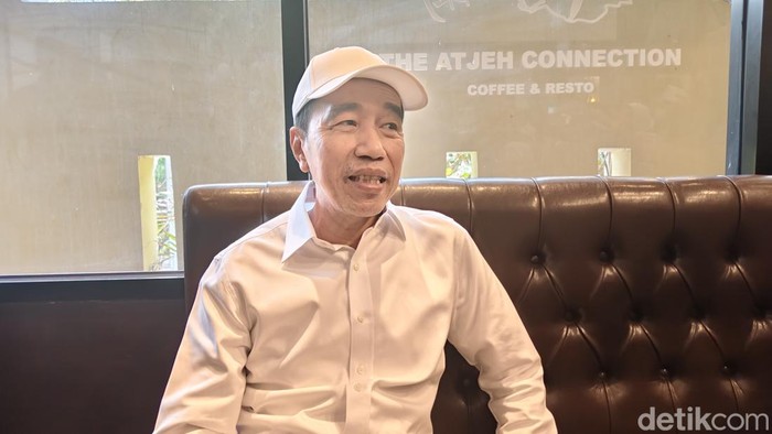 Presiden ke-7, Joko Widodo (Jokowi) ditemui di Sumber, Banjarsari, Kamis (24/9/2026).