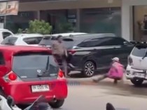 Viral Jukir di Batam Dikejar Pria Bersajam di Depan Hotel