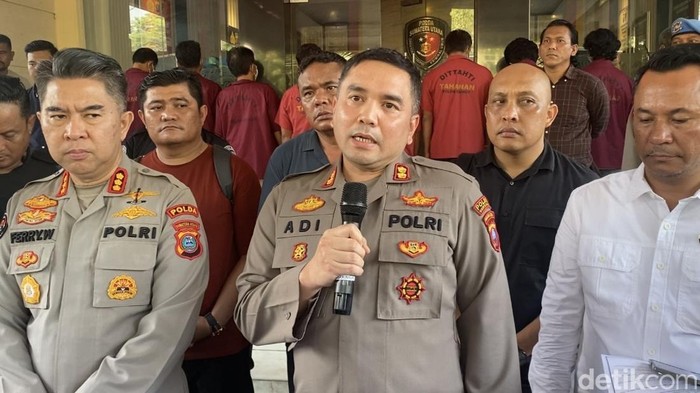Kapolres Humbang Hasudutan Saat menjelaskan duduk perkara kasus pengrusakan dan penjarahan 13 rumah warga di Humbahas (dok. Mhd Ilham Pradilla/detikSumut)