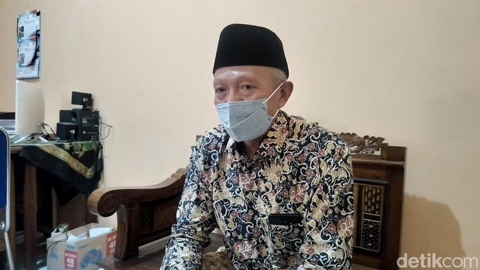 Kepala Sekolah SMP Taman Dewasa Suyana