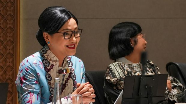 Ketua OJK, Friderica Widyasari Dewi saat mengikuti rapat koordinasi dengan Wakil Ketua DPR,  Sufmi Dasco Ahmad di Gedung Nusantara III, Kompleks Parlemen, Jakarta. (Instagram/sufmi_dasco)