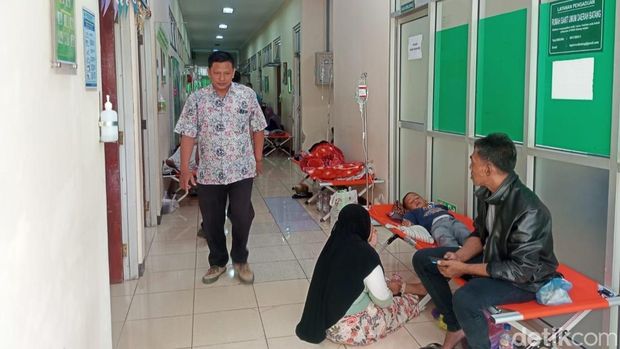 Korban Keracunan MBG Batang Suasana RSUD Kalisari Batang dipenuhi korban keracunan MBG