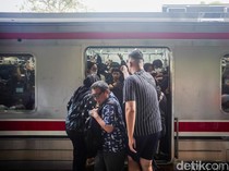 KRL Makin Padat, KAI Usul Impor Kereta Bekas untuk Tambah Armada