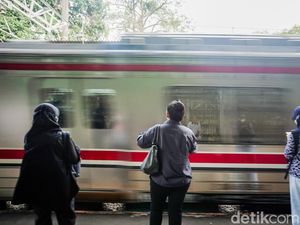 Miris Pelecehan di KRL Nambo hingga Korban Syok Menangis