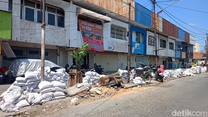 Lapak Pasar Bratang