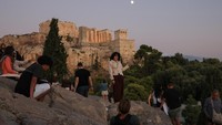 Menikmati Senja Musim Gugur dari Bukit Areopagus