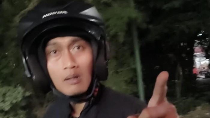 Oknum Satpol PP Surabaya diduga halangi ambulans