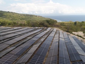 RI Ngebut Bangun PLTS 100 GW, Harga Listrik Jadi Batu Sandungan