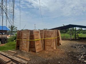 Polres Rohil Bongkar Pengolahan Kayu Illegal Logging, 2 Tersangka Dijerat