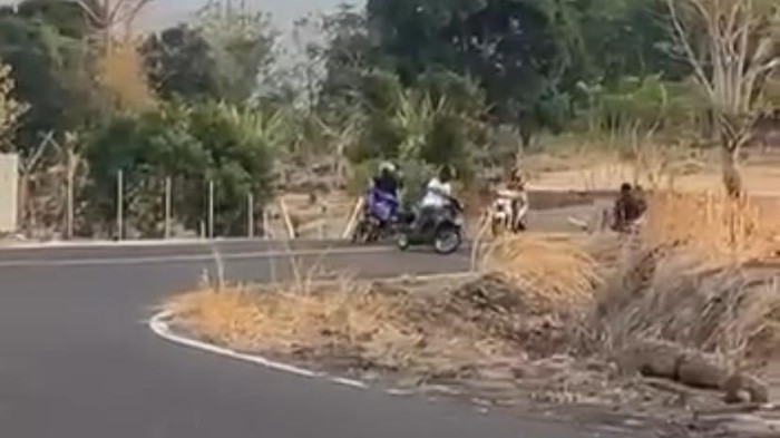 Polisi membubarkan balap liar yang membuat resah warga di Kota Parepare, Sulawesi Selatan (Sulsel).