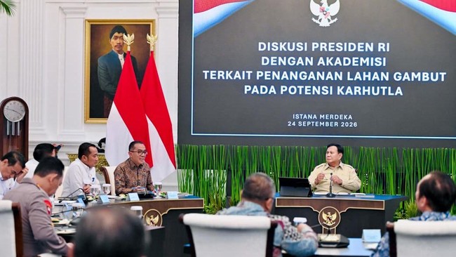 Diskusi Karhutla dengan Pakar, Prabowo: Ada Perda 1 Orang Boleh Bakar 2 Ha