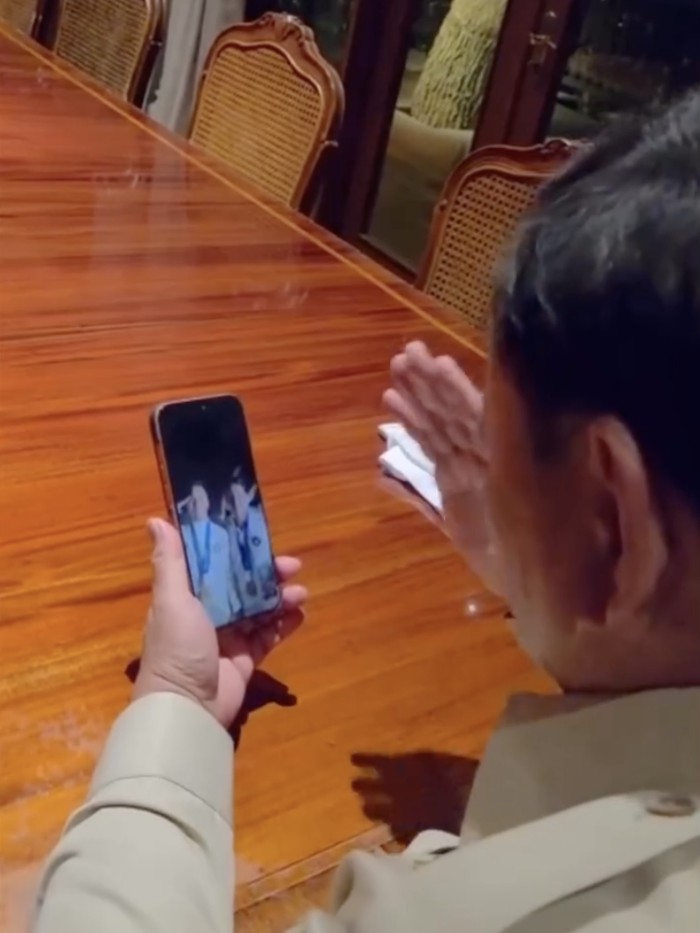 Presiden Prabowo video call atlet Indonesia yang meraih medali emas pertama di Asian Games 2026,