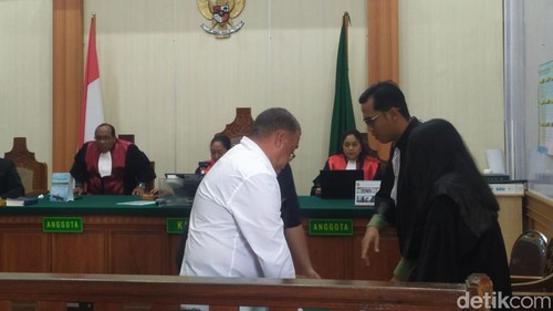 Proses persidangan terhadap Warga negara Inggris Darren Granville Craig dalam kasus narkotika di Pengadilan Negeri PN Denpasar, Kamis (24/9/2026). Dokumentasi Wibhi Leksono/detikBali