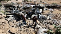Permukiman warga Palestina berada di antara perbukitan Masafer Yatta, kawasan yang menghadapi persoalan pembongkaran rumah dan ketegangan dengan pemukim Israel. REUTERS/Mussa Qawasma