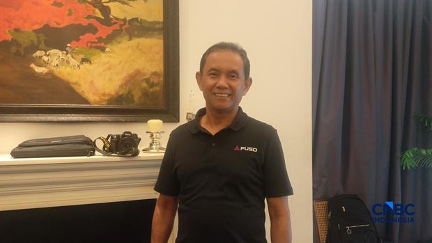 Sales & Marketing Director PT Krama Yudha Tiga Berlian Motors Aji Jaya dalam editor luncheon di Jakarta, Kamis (24/9/26). Sales & Marketing Director PT Krama Yudha Tiga Berlian Motors Aji Jaya dalam editor luncheon di Jakarta, Kamis (24/9/26).