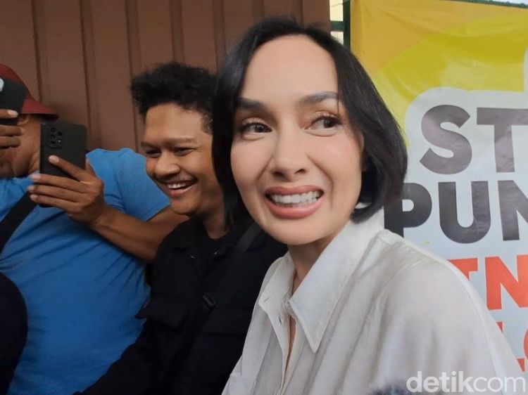 Sara Wijayanto Hadiri Sidang Perdana Cerai