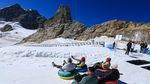Serunya Wisata Salju di Ketinggian 3.454 Mdpl