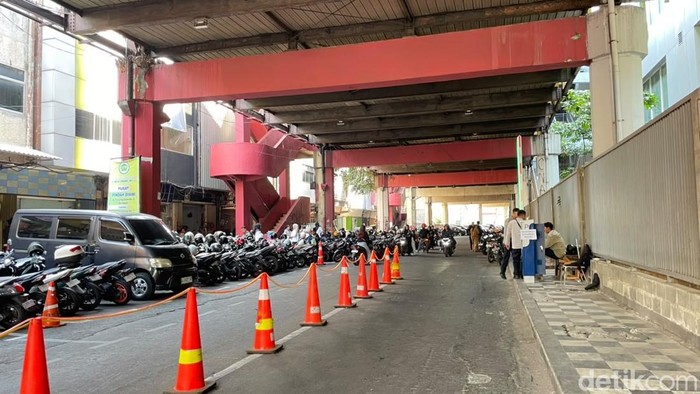 Sistem Parkir Digitalisasi di Tanjung Anom Surabaya