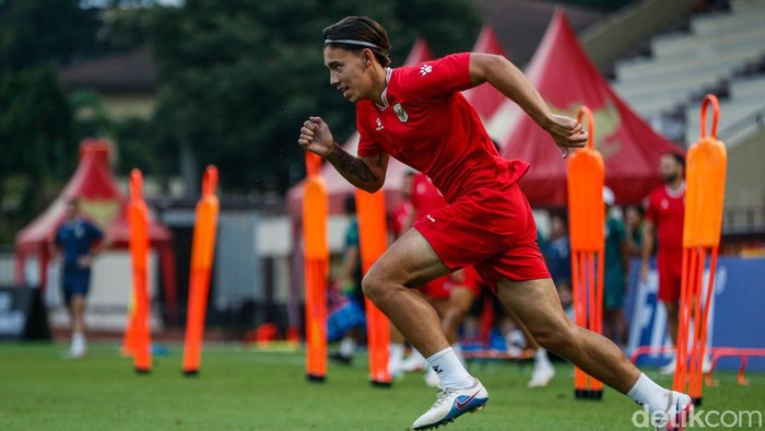 Timnas Indonesia menggelar latihan di Stadion PTIK, Jakarta, Kamis (24/9/2026), sebagai persiapan menghadapi laga perdana melawan Singapura dalam ajang FIFA ASEAN Cup 2026.