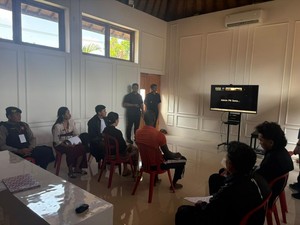 Ulah WN Inggris Terdakwa Pencurian BAB di Ruang Sidang Bikin Jaksa Kerepotan