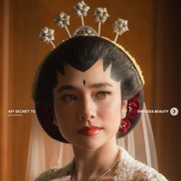Detail Produk di Balik Riasan Timeless Beauty Amanda Rigby saat Menikah