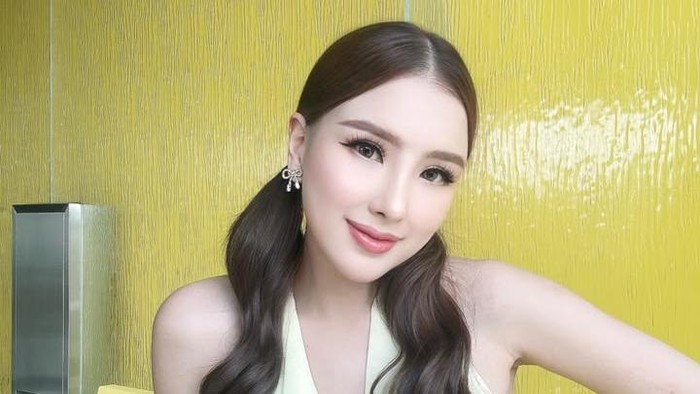 angela tee