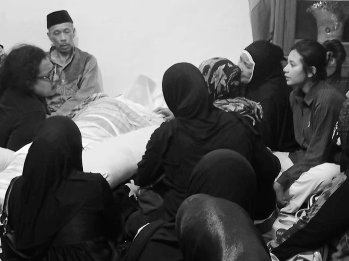 Amal Buton Meninggal, Indah Permatasari Kenang Kebahagian Saat ke Baubau