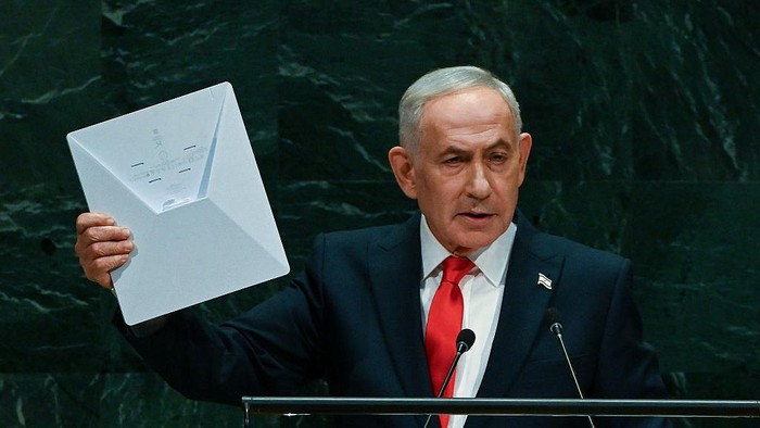 NEW YORK, NEW YORK - SEPTEMBER 24: Prime MinisterofIsraelBenjamin Netanyahu holds up a Starlink device as he speaks during the 81st session of the United Nations (U.N.) General Assembly at U.N. Headquarters on September 24, 2026 in New York City. Wor