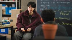 Member Geng Choo Young Woo di Drakor Terbaru Between Steps