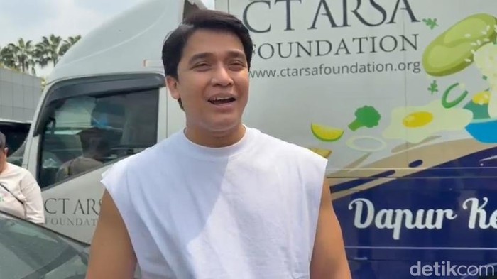 Billy Syahputra di Jalan Kapten P Tendean, Jakarta Selatan.