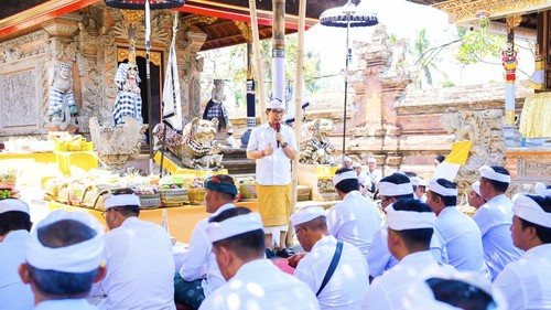 Bupati Badung I Wayan Adi Arnawa bersama Wabup Bagus Alit Sucipta menghadiri Karya Ngodak Tapakan   di Pura Dalem Desa Adat Karang Dalem, Bongkasa Pertiwi,  Abiansemal, Jumat (25/9/2026). (Foto: Pemkab Badung)