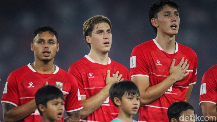 Pemain Timnas Indonesia Luke Vickery saat melakukan debut melawan Singapura di SUGBK, Jakarta, Jumat (25/9/2026).