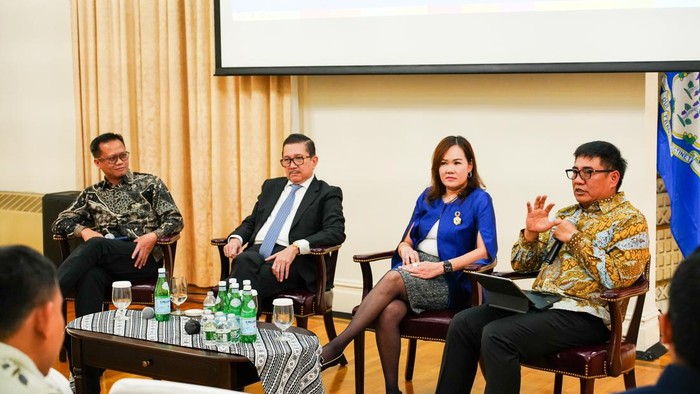 Direktur Utama Petrokimia Gresik Daconi Khotob