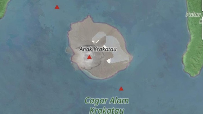 Dua daratan baru muncul setelah Gunung Anak Krakatau Erupsi
