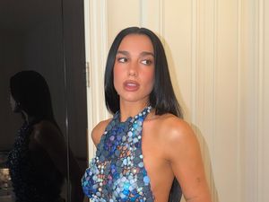 Cuan Berlimpah! Dua Lipa Disebut Kantongi Rp 1,3 M Sehari
