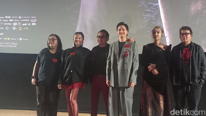 Para cast dan sutradara film Lobang Buaya (2026).
