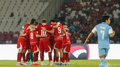 Timnas Indonesia menghadapi Singapura di Stadion Utama Gelora Bung Karno, Jumat (25/9/2026) malam WIB, pada laga pertama Grup A FIFA ASEAN Cup 2026. Skuad Garuda menang 2-0 atas Singapura berkat gol Ragnar Oratmangoen dan Ole Romeny.