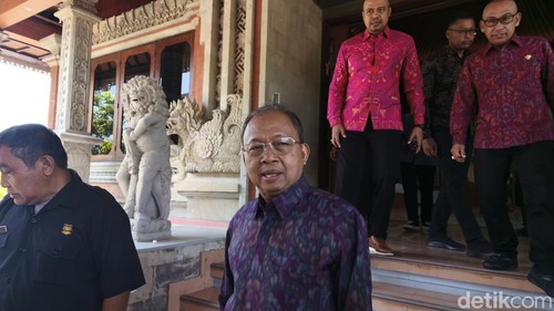 Gubernur Bali Wayan Koster saat ditemui di Kantor DPRD Provinsi Bali, Jumat (25/9/2026).