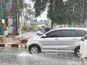 Balikpapan Mulai Diguyur Hujan Intensitas Lebat Meski Waktunya Singkat