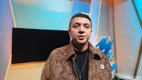 Cara Vokalis Barasuara Iga Massardi Jaga Stamina, Aktif Lari dan Gowes