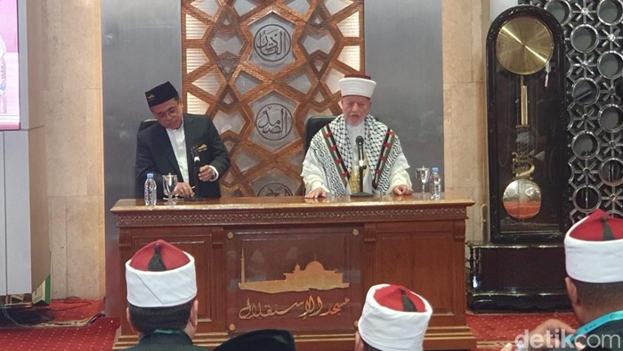 Imam Besar Masjidil Aqsa, Syekh Muhammad Hussein Imam Besar Masjidil Aqsa, Syekh Muhammad Hussein, di Masjid Istiqlal Jakarta, Jumat (25/9/2026).