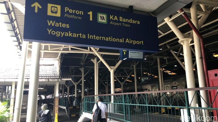Jalur keberangkatan KA Bandara di Stasiun Yogyakarta, Jumat (25/9/2026).