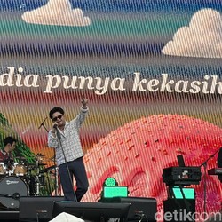Juicy Luicy Buka Panggung Pestapora Hari Pertama, Uan: Makasih Sudah Stay!