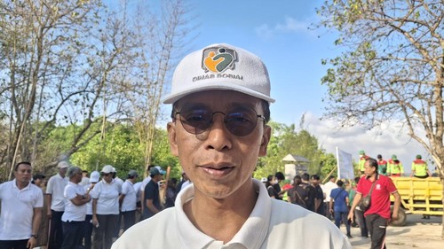 Kadinsos Badung, I Gde Eka Sudarwitha, saat ditemui dalam acara World Cleanup Day: Aksi Bersih Kegiatan Pemuda-Pemudi Kabupaten Badung di Pantai Telagawaja, Jumat (25/9/2026). (Fabiola Dianira/detikBali)