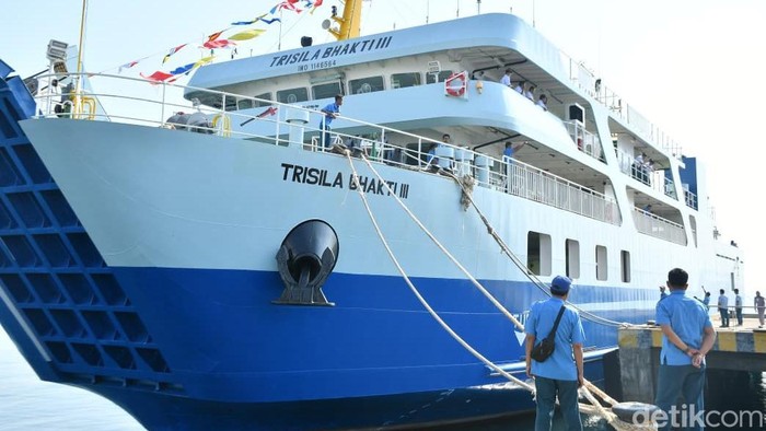 Kapal Motor Penumpang (KMP) Trisila Bhakti 3