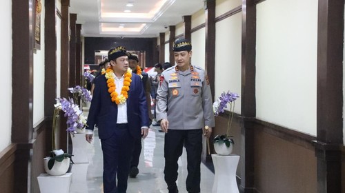 Kapolda Bali, Irjen Daniel Adityajaya, menerima kunjungan Komisi III DPR, Jumat (25/9/2026). Kunjungan dipimpin Wakil Ketua Komisi III DPR, Dede Indra Permana Soediro. (Dok. Polda Bali)