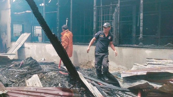 Suasana rumah korban kebakaran di Dairi