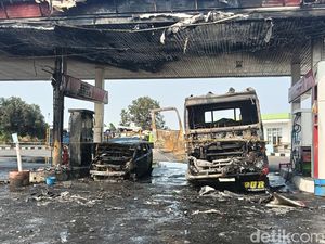 Video: Kebakaran SPBU Tulungagung, Api Sambar Dua Kendaraan
